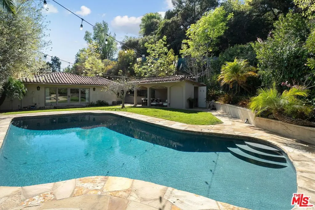 Residential Lease for rent at 105 N Glenroy Avenue, Los Angeles, Los Angeles County, CA featuring 5 beds and 7 baths
