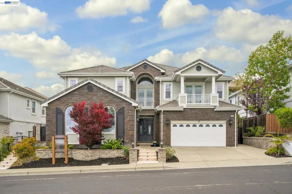 Single Family Residence for sale at 2811 E Sugar Hill Ter, Dublin, CA featuring 5 beds and 6 baths