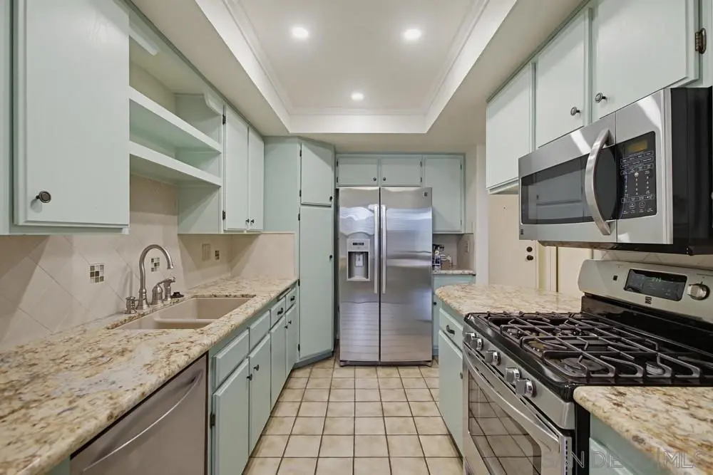 Condominium for sale at 13221 Westmark 28, Poway, CA featuring 2 beds and 3 baths