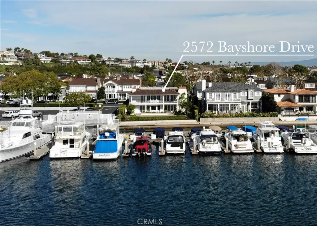 Residential Lease for rent at 2572 Bayshore, Newport Beach, Orange County, CA featuring 5 beds and 4 baths