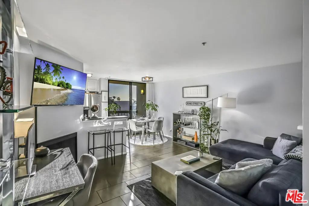Condominium for sale at 7320 Hawthorn Avenue 315, Los Angeles, CA featuring 1 bed and 1 bath