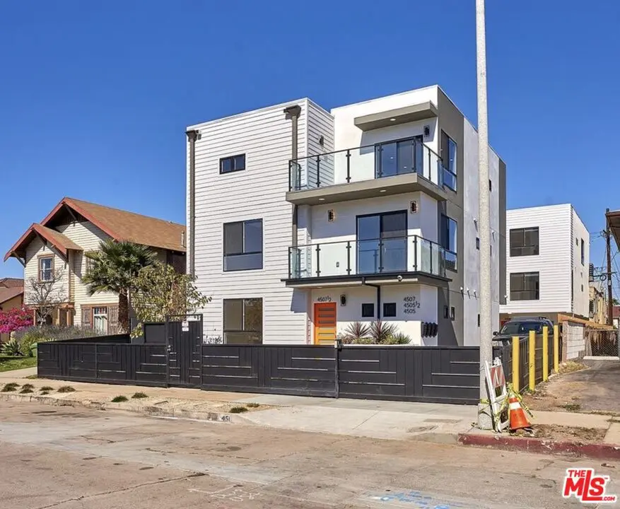 Residential Lease for rent at 4507 Lomita Street 4505 1/2, Los Angeles, Los Angeles County, CA featuring 4 beds and 4 baths