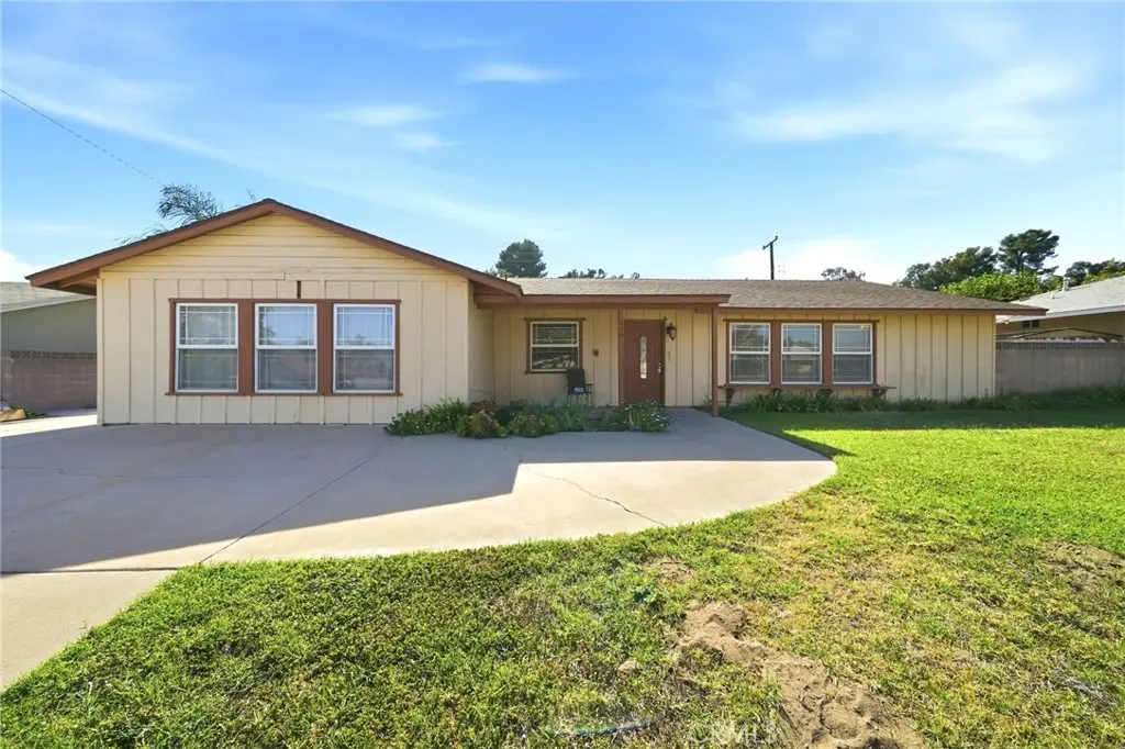 682 S Belden, Rialto, CA — listing photo 1