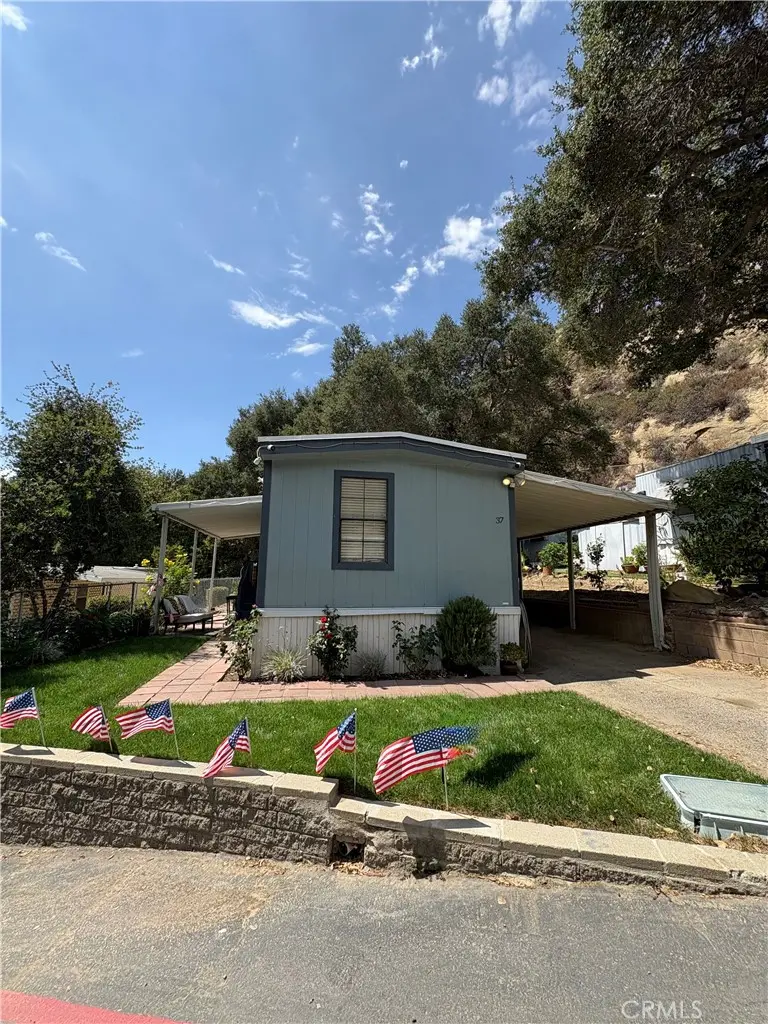 23500 The Old Road 37, Newhall, CA — listing photo 1