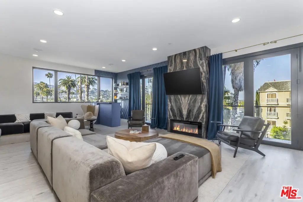 Condominium for rent at 137 N Doheny Drive 3, Los Angeles, CA featuring 4 beds and 4 baths