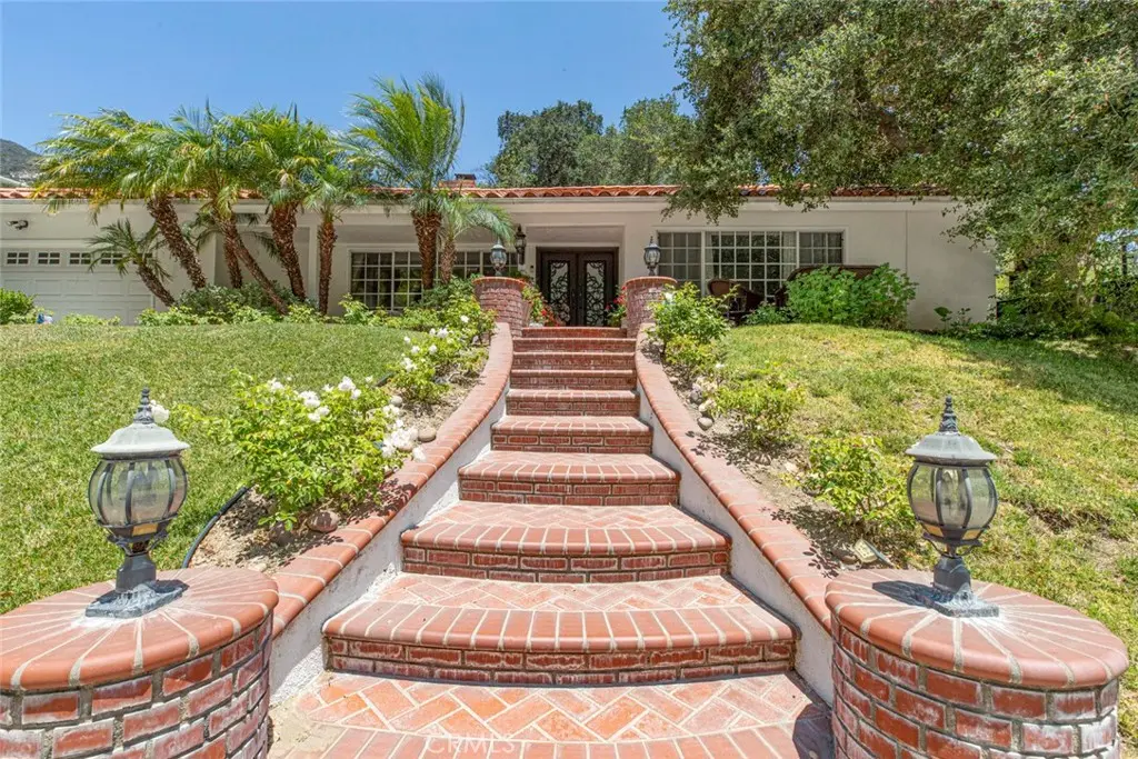 Residential Lease for rent at 1331 Beaudry, Glendale, Los Angeles County, CA featuring 3 beds and 2 baths