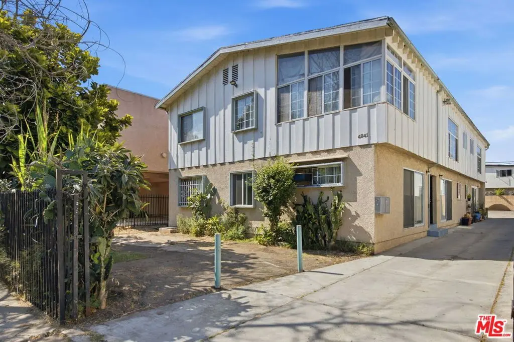 Residential Lease for rent at 4841 W 18th Street, Los Angeles, Los Angeles County, CA featuring 2 beds and 1 bath