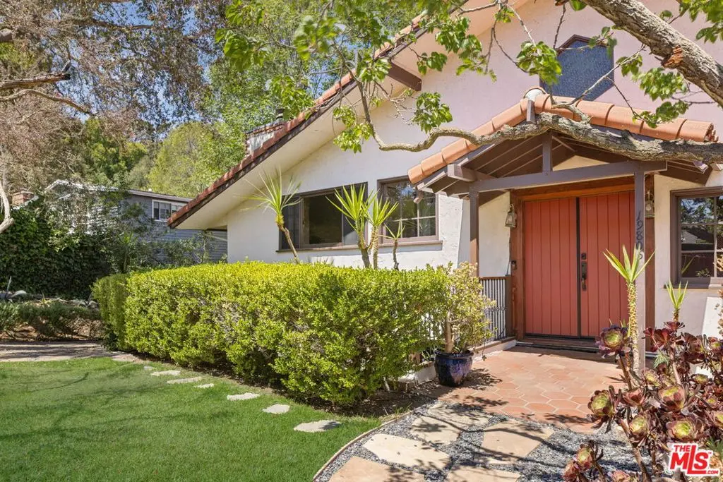 19805 Valley View Drive, Topanga, CA — listing photo 1