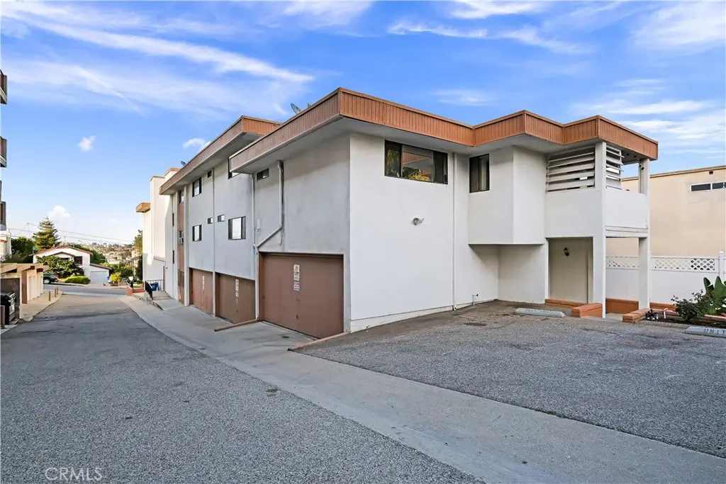 665 W 24th 315, San Pedro, CA — listing photo 1