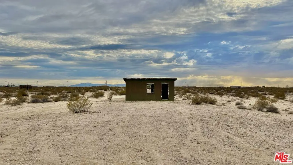 1476 Hales Drive, Joshua Tree, CA — listing photo 1