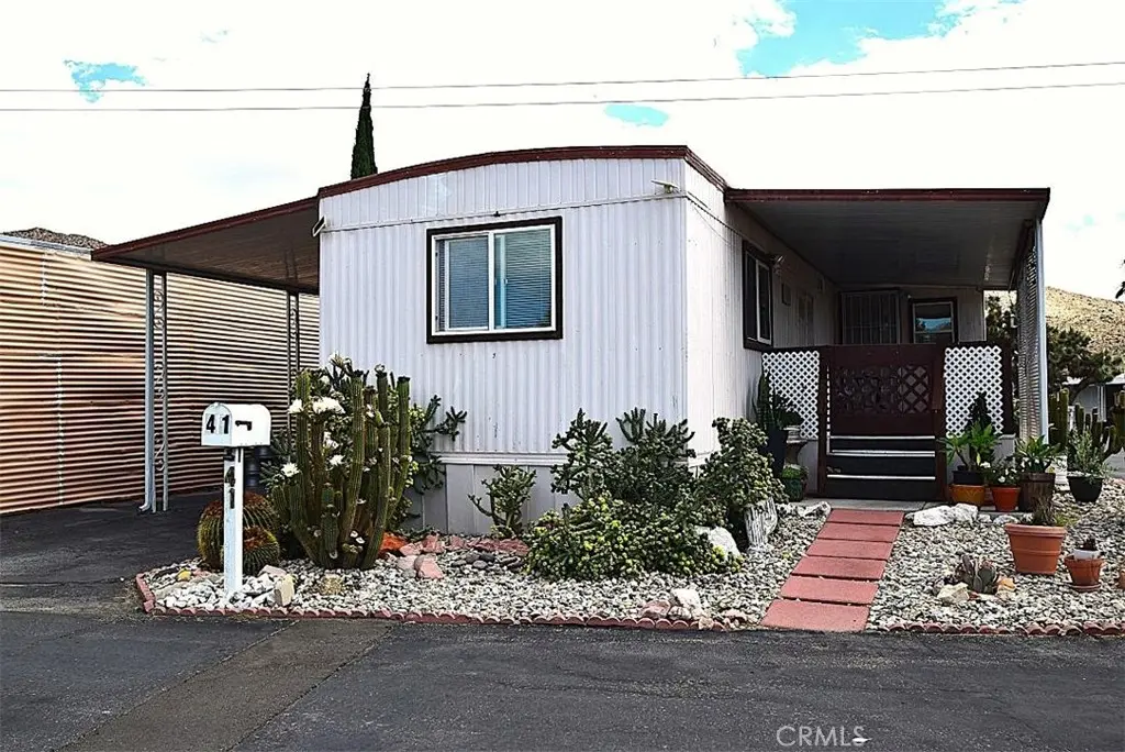 56254 29 Palms Highway 41, Yucca Valley, CA — listing photo 1