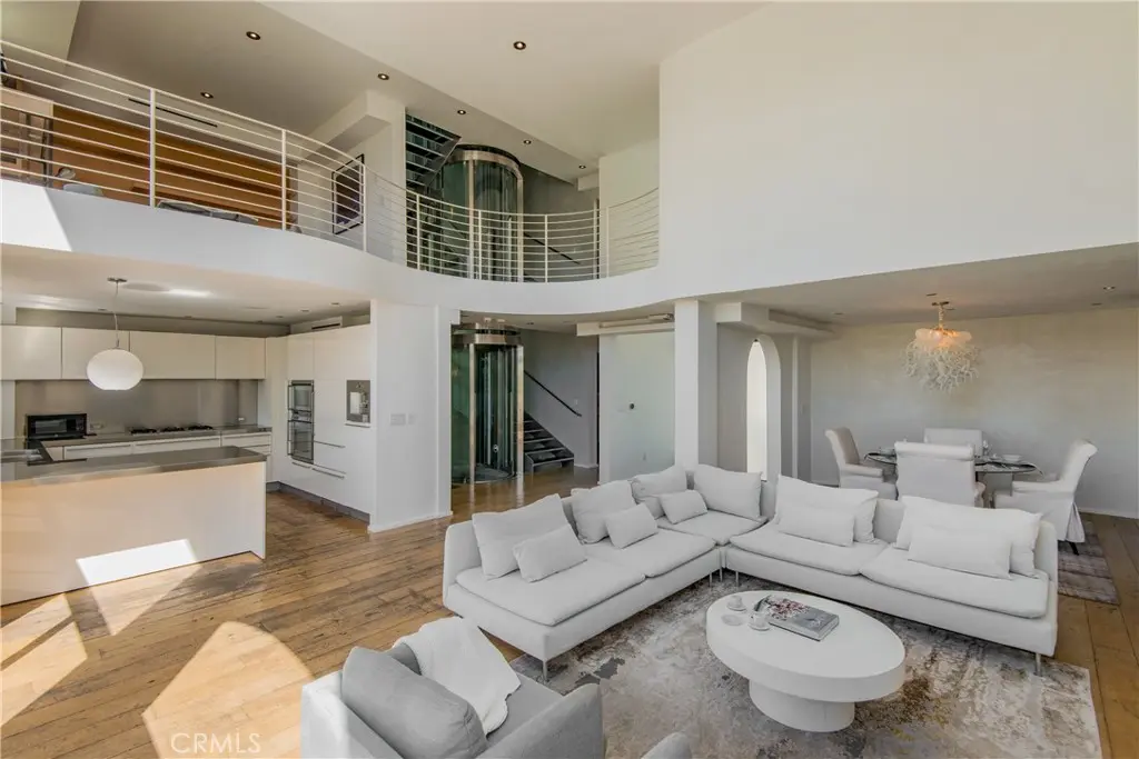 Single Family Residence for rent at 11 Marine Terrace 3, Santa Monica, CA featuring 3 beds and 4 baths