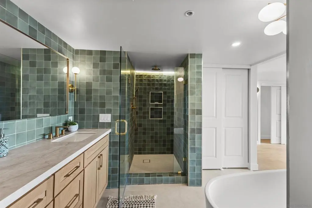 Condominium for sale at 230 W Laurel St 502, San Diego, CA featuring 3 beds and 2 baths