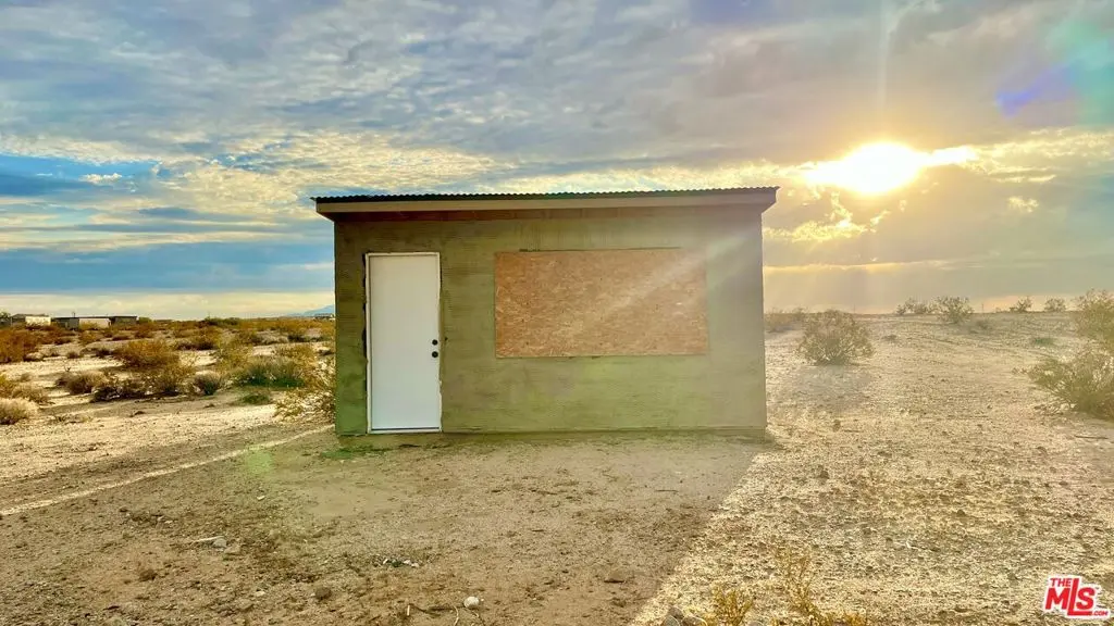 1020 Shoshore Valley Road, 29 Palms, CA — listing photo 1