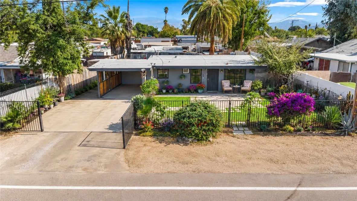 Single Family Residence for sale at 26802 Girard Street, Hemet, CA featuring 2 beds and 1 bath