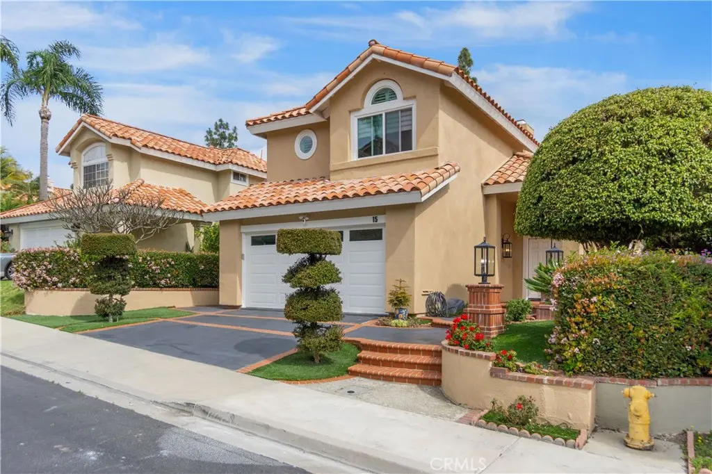15 Tierra Vista, Laguna Hills, CA — listing photo 1