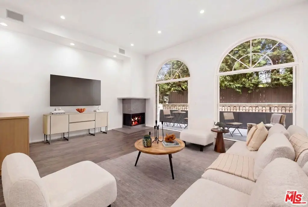 14100 Dickens Street 2, Sherman Oaks, CA — listing photo 1