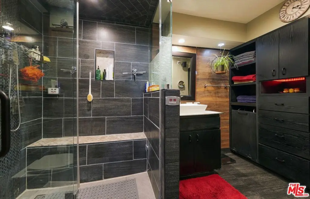 Condominium for sale at 1734 N Fuller Avenue 307, Los Angeles, CA featuring 1 bed and 1 bath