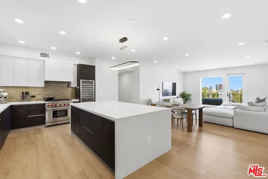 Condominium for sale at 505 S Barrington Avenue 406, Los Angeles, CA featuring 3 beds and 4 baths
