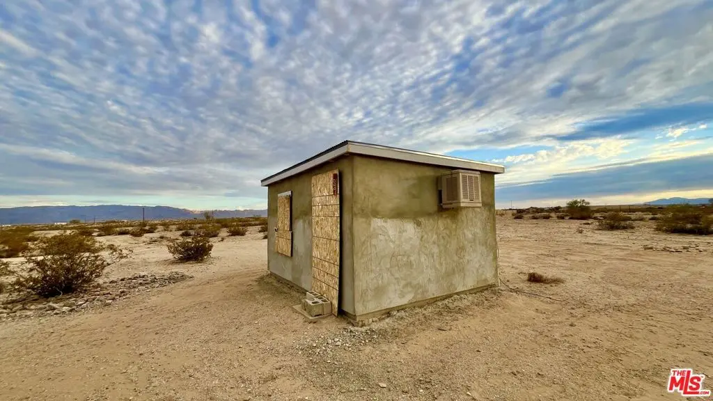 660 High Noon Road, Twentynine Palms, CA — listing photo 1