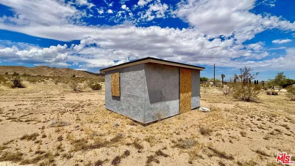 1879 Cherokee Trail, Landers, CA — listing photo 1