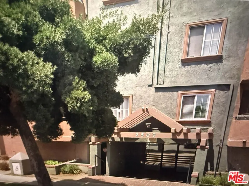 Condominium for sale at 2507 E 15th Street 104, Long Beach, CA featuring 2 beds and 2 baths