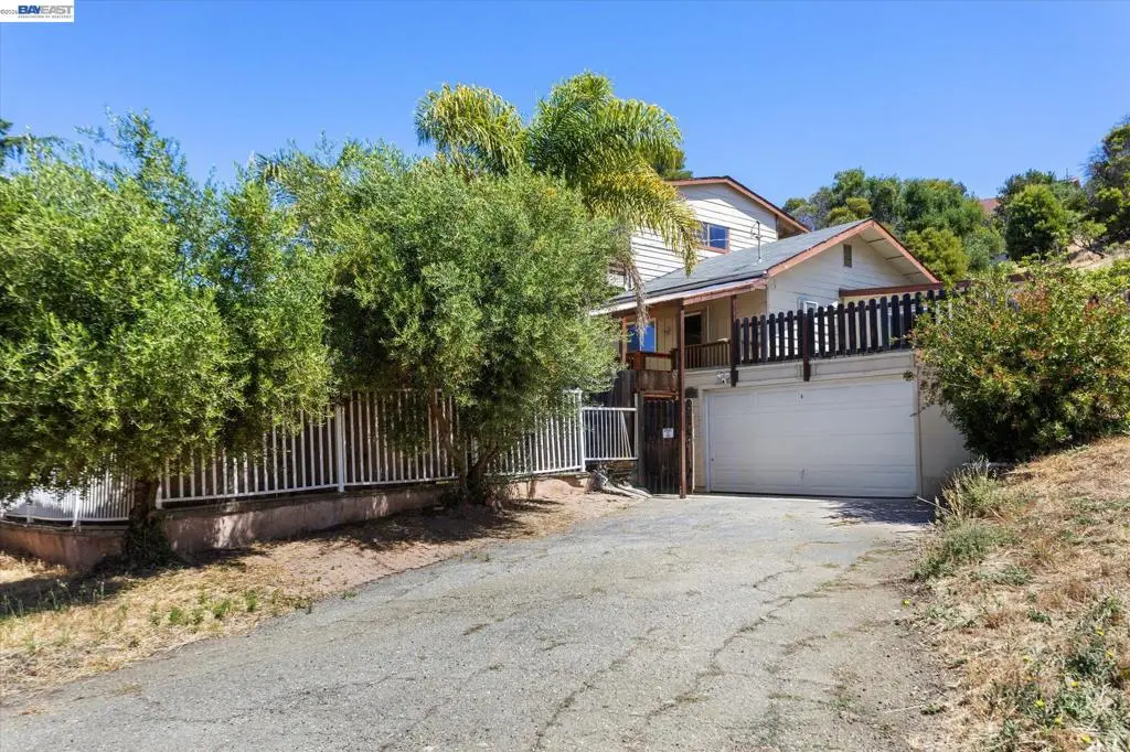 Single Family Residence for sale at 26770 Hayward Blvd, Hayward, CA featuring 3 beds and 2 baths