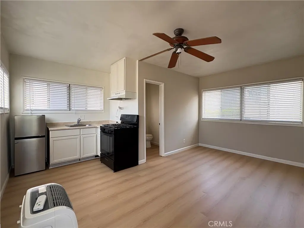 Residential Lease for rent at 149 Bay Shore Avenue 1R, Long Beach, Los Angeles County, CA and 1 bath