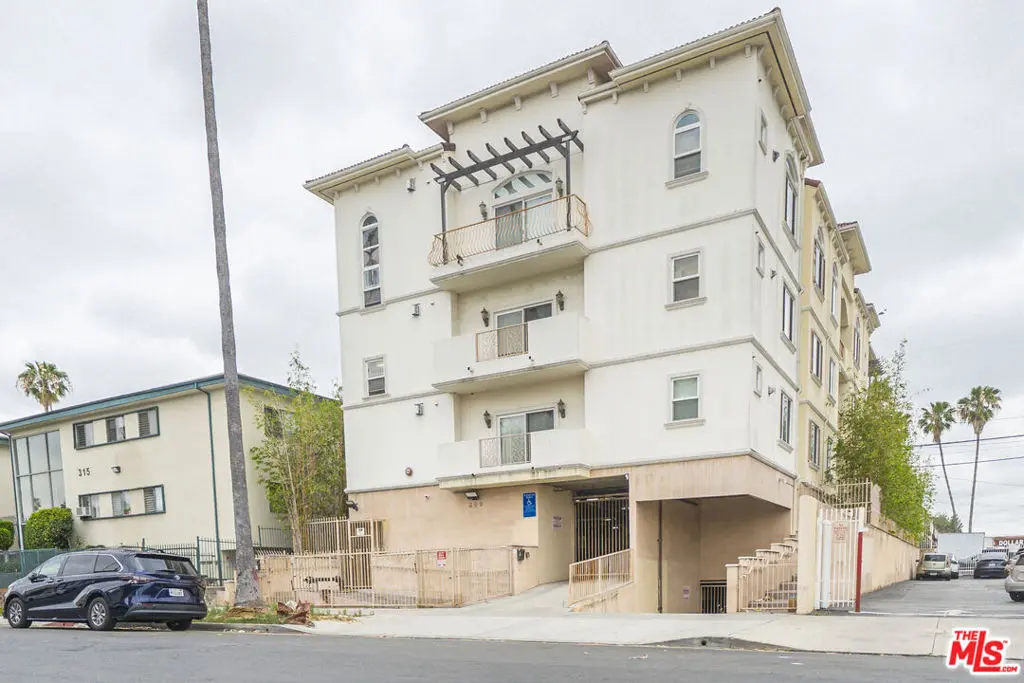 Condominium for sale at 309 S Mariposa Avenue 301, Los Angeles, CA featuring 2 beds and 3 baths