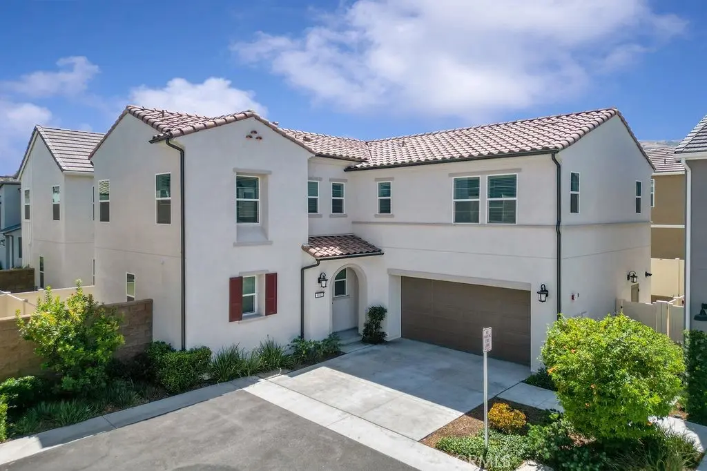 Single Family Residence for rent at 4041 Pomelo Drive, Corona, CA featuring 4 beds and 3 baths