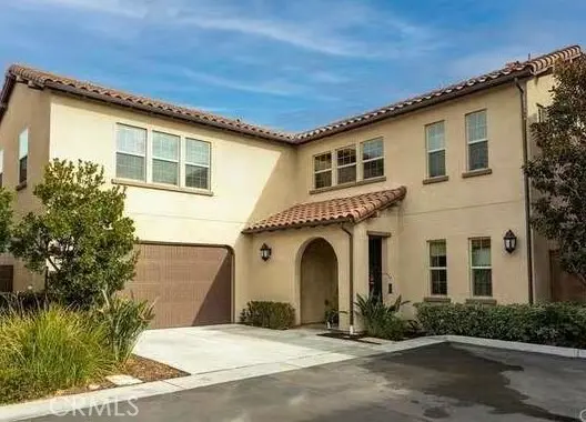 Single Family Residence for rent at 201 Firefly, Irvine, CA featuring 5 beds and 4 baths