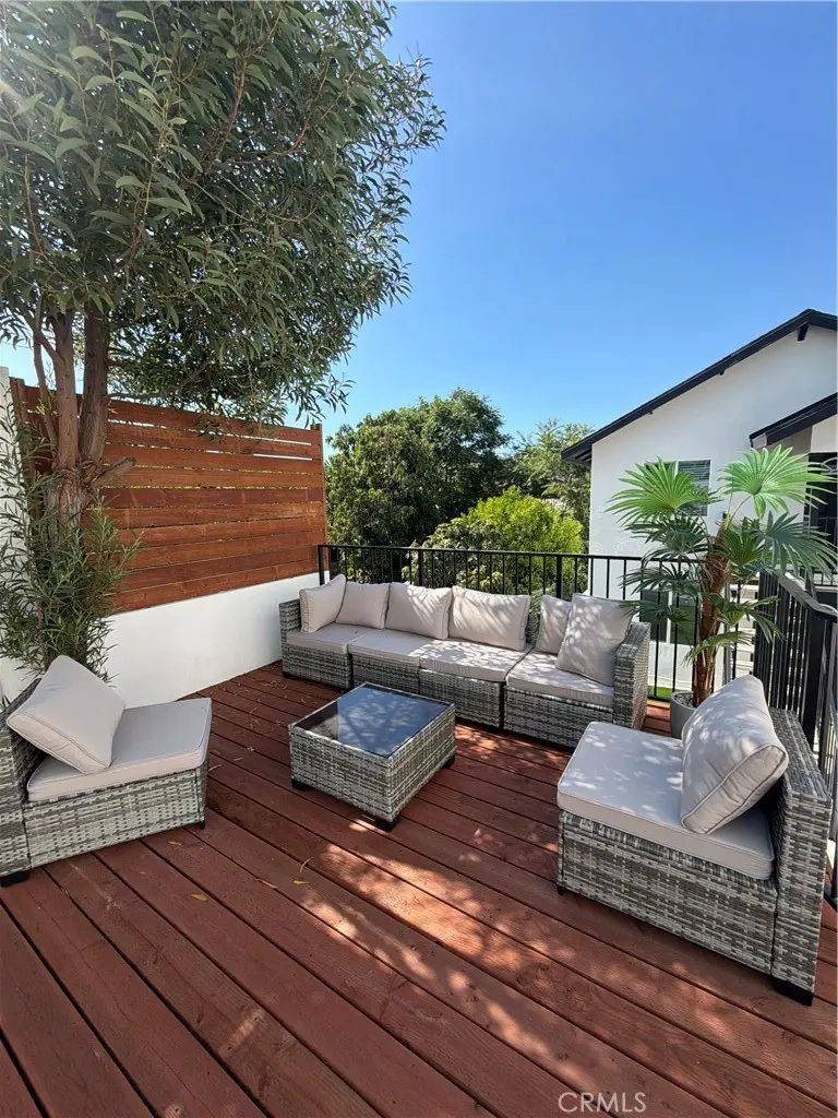 Quadruplex for rent at 3931 E Cesar E Chavez Ave, Los Angeles, CA featuring 2 beds and 1 bath