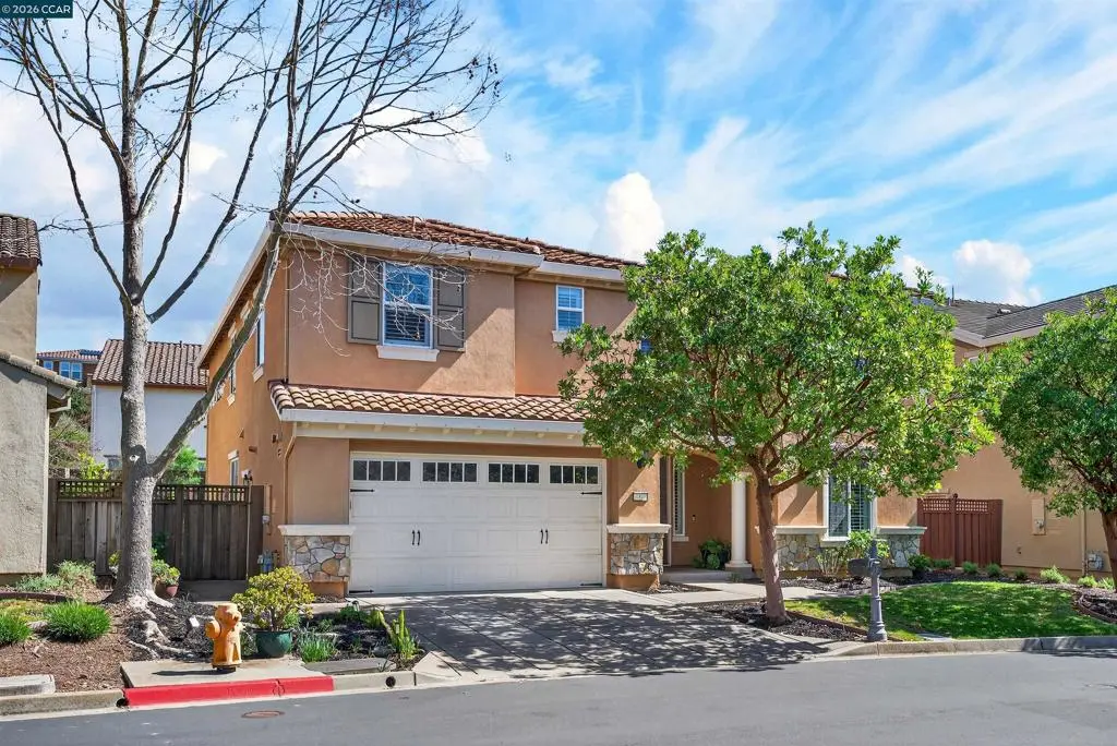 Single Family Residence for sale at 6 Tullach Pl, Hayward, CA featuring 5 beds and 3 baths