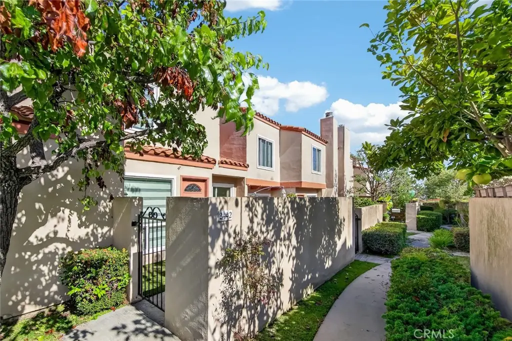 3442 Del Amo Blvd, Torrance, CA — listing photo 1