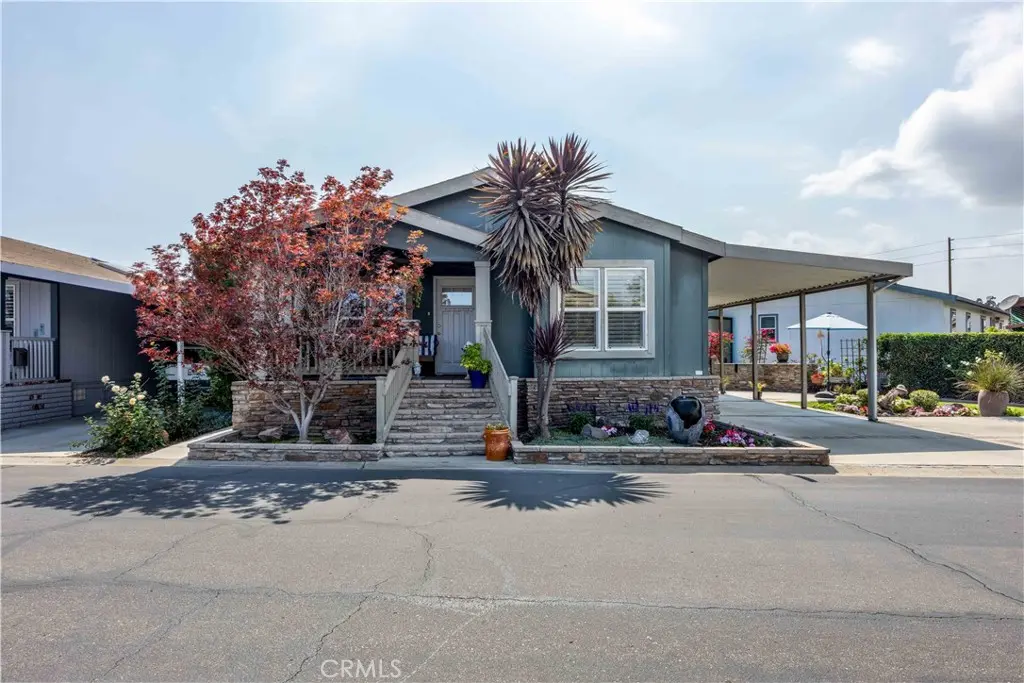Manufactured In Park for sale at 10681 Oak Street 106, Los Alamitos, CA featuring 3 beds and 2 baths