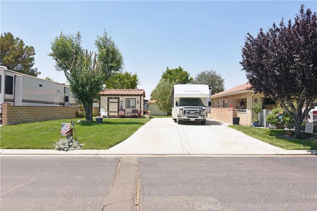 11614 Ridgemark Road, Apple Valley, CA — listing photo 1
