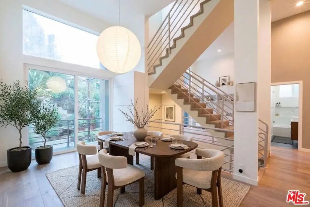 Single Family Residence for rent at 633 Museum Drive, Los Angeles, CA featuring 3 beds and 3 baths