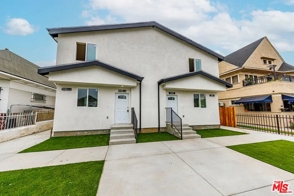 Residential Lease for rent at 948 E 21st Street, Los Angeles, Los Angeles County, CA featuring 22 beds and 14 baths