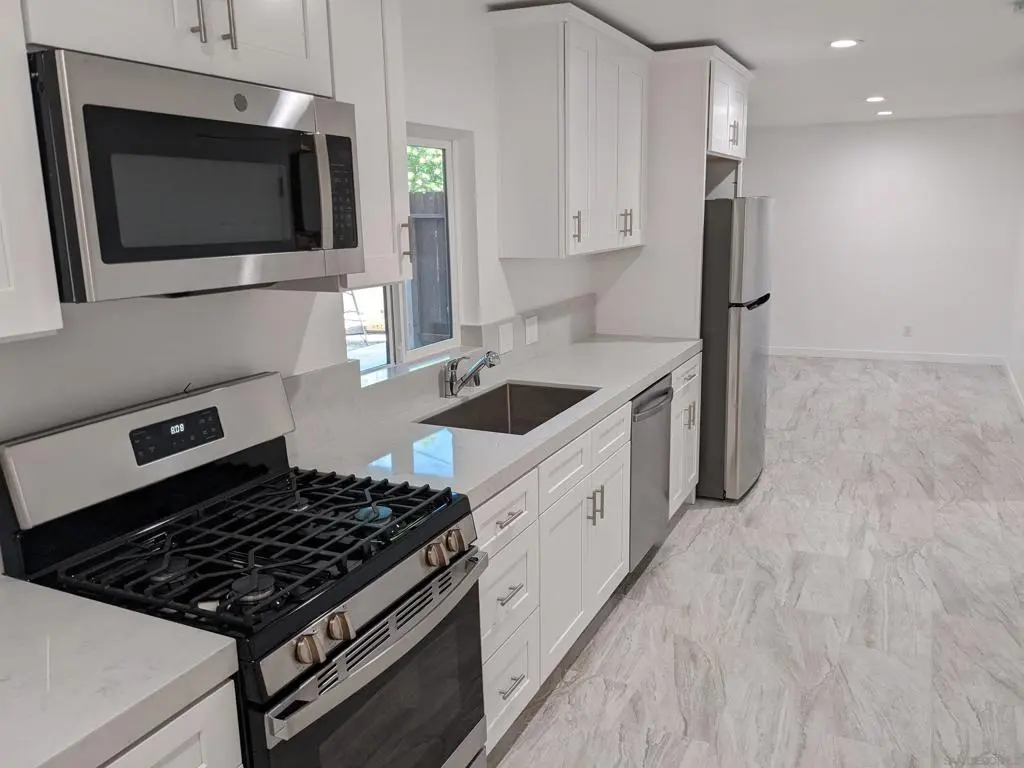 Residential Lease for rent at 4163 Marian St, La Mesa, San Diego County, CA featuring 1 bed and 1 bath