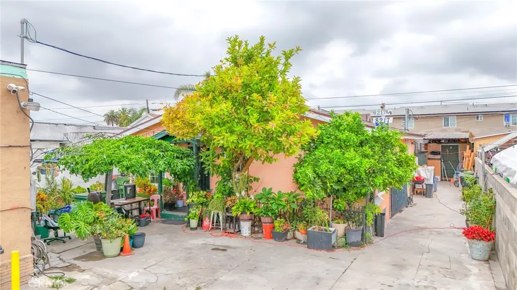 Duplex for sale at 8217 Broadway Street, Los Angeles, CA