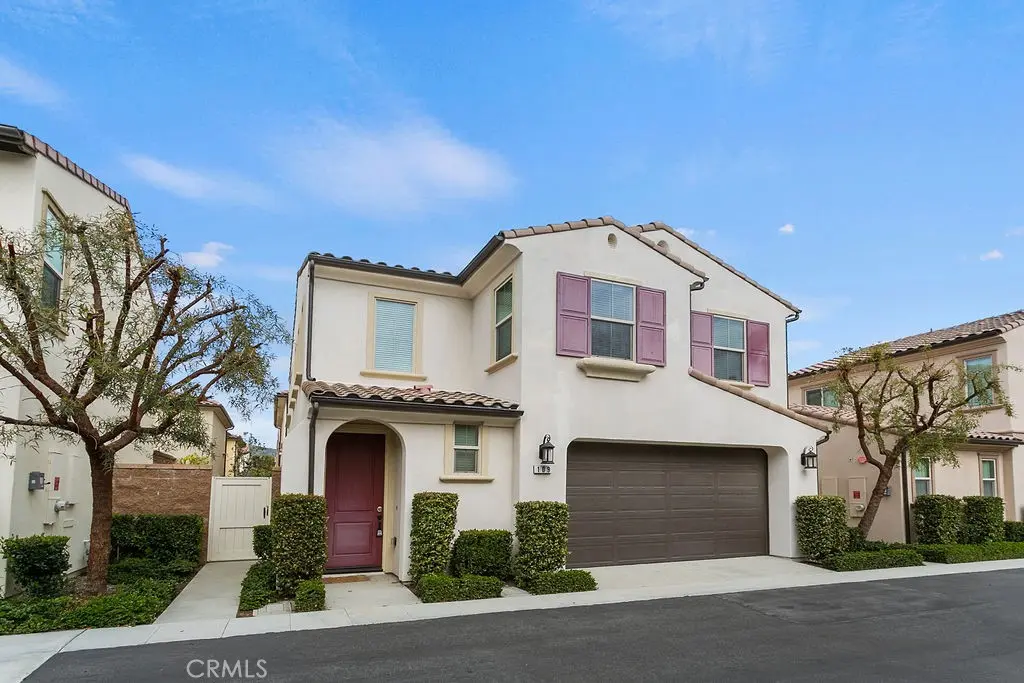 Residential Lease for rent at 109 Bright Poppy, Irvine, Orange County, CA featuring 3 beds and 3 baths
