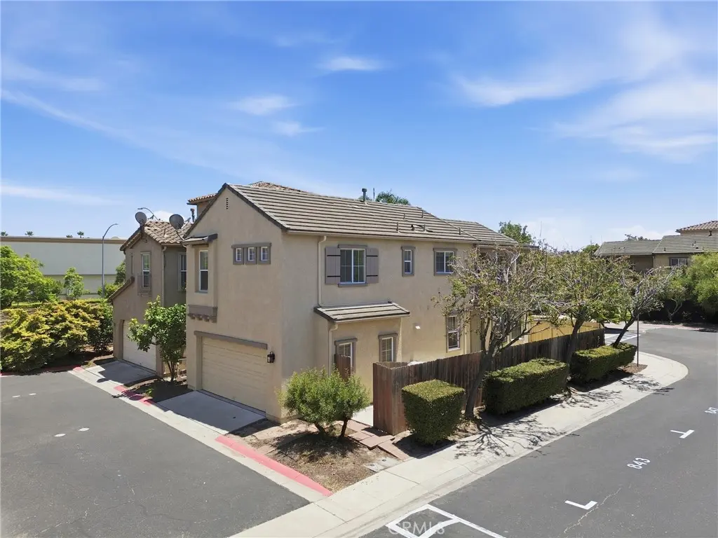 Single Family Residence for sale at 843 Orchid, Santa Maria, CA featuring 3 beds and 3 baths