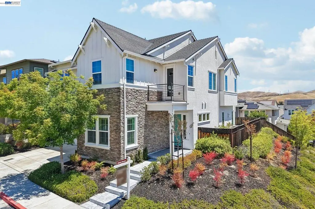 Single Family Residence for sale at 4203 Oak Knoll Dr, Dublin, CA featuring 4 beds and 5 baths