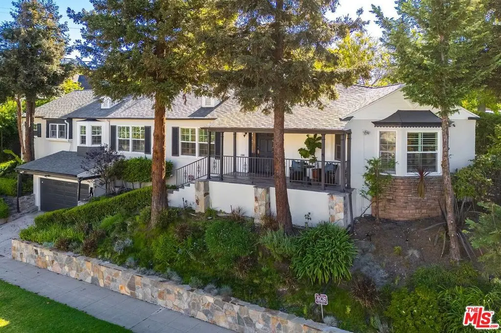 Single Family Residence for sale at 1609 Comstock Avenue, Los Angeles, CA featuring 3 beds and 4 baths
