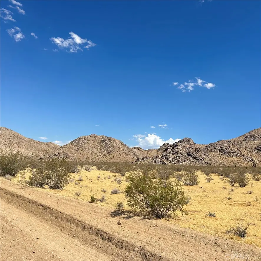 30455 Holmes Rd, Lucerne Valley, CA — listing photo 1