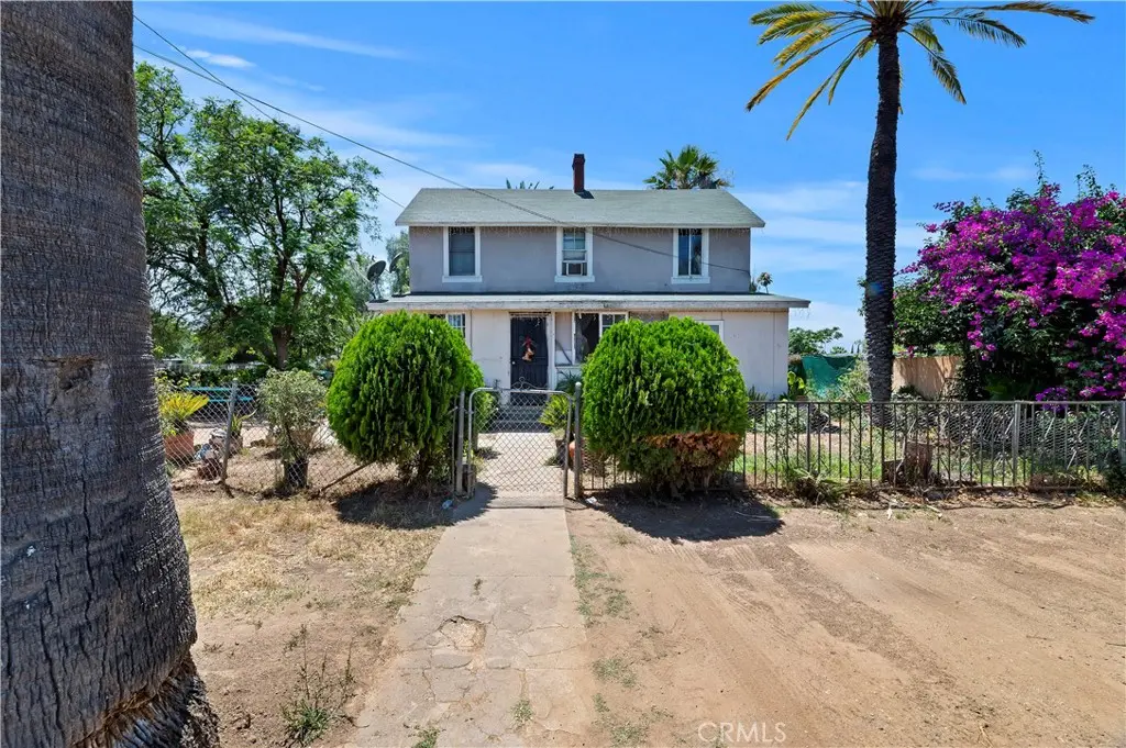 Mixed Use for sale at 257 Highland, Riverside, CA featuring 4 beds and 1 bath