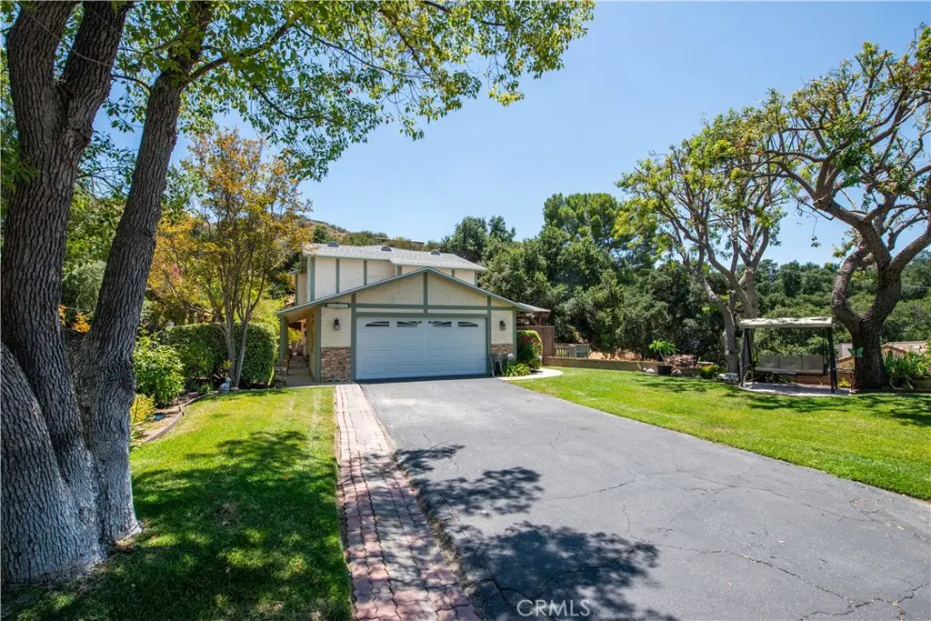 25023 1/2 Everett, Newhall, CA — listing photo 1