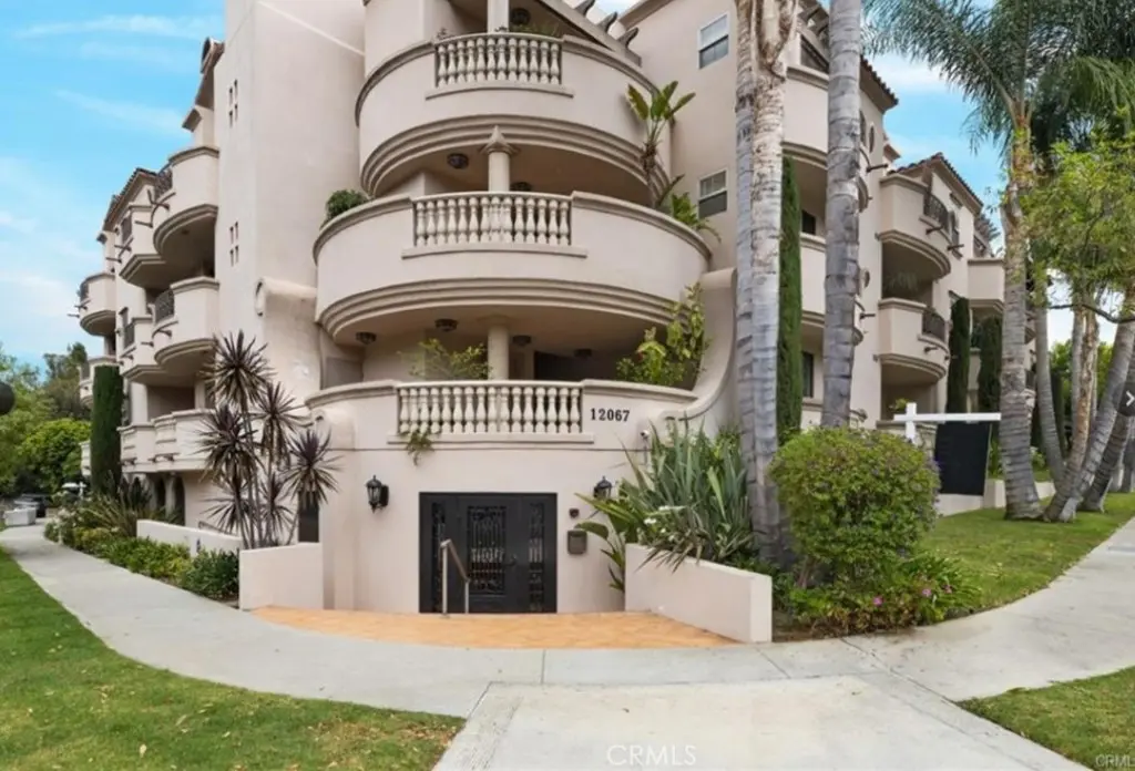 12067 Guerin Street 305, Studio City, CA — listing photo 1