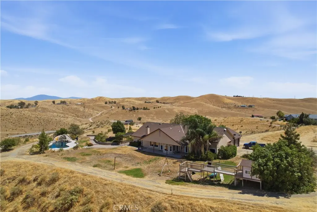 Single Family Residence for sale at 9701 S Granite, Bakersfield, CA featuring 3 beds and 3 baths