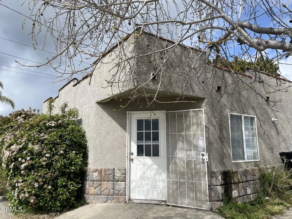 221 E Santa Paula Street, Santa Paula, CA — listing photo 1